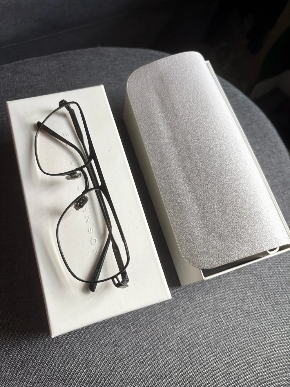 Elise Johnson Jane style Sleek Black Metal Aviator Glasses